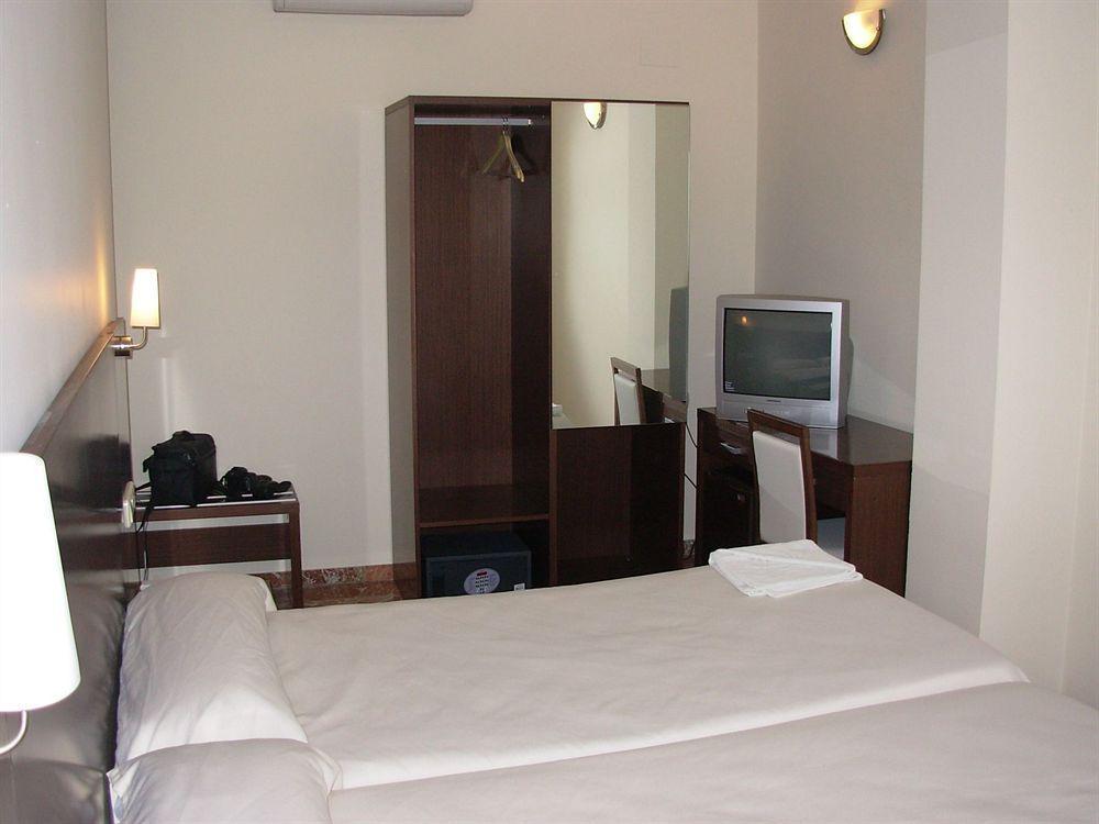 Hotel Marina Huelva Exterior photo